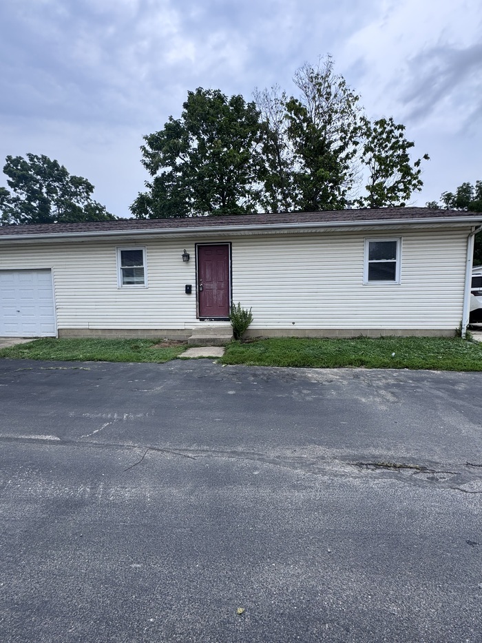 450 Long St unit B – photo 1