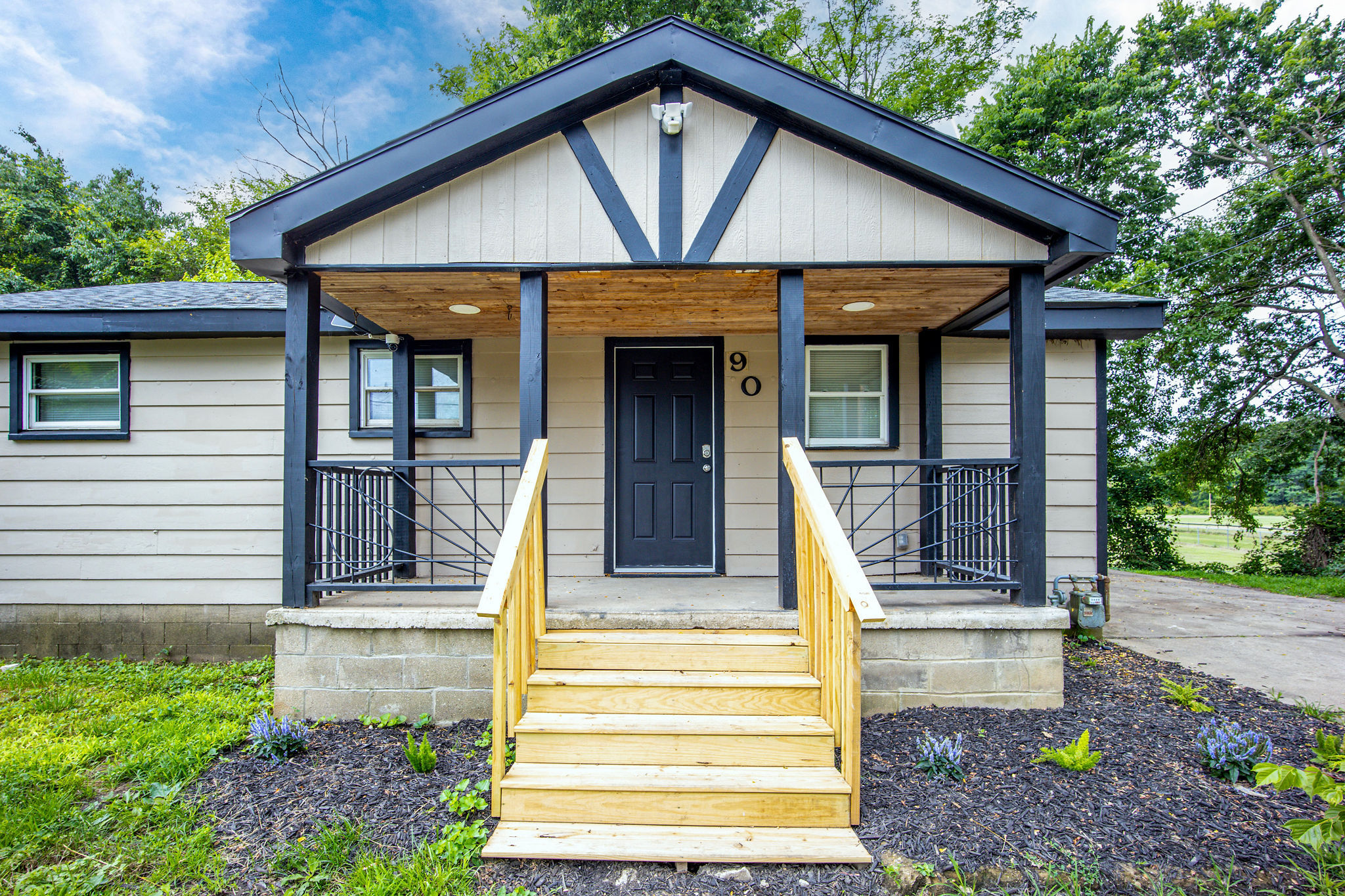 90 Miami St – photo 1