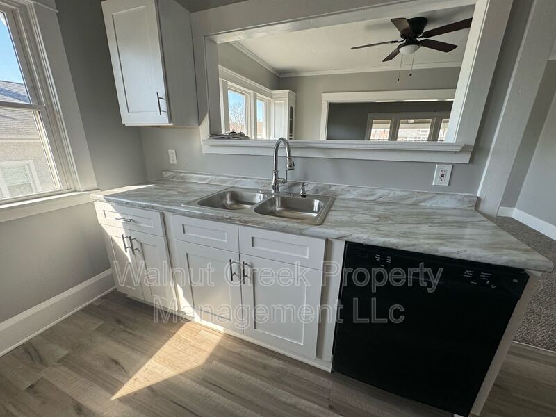 841 Allison Ave – photo 2
