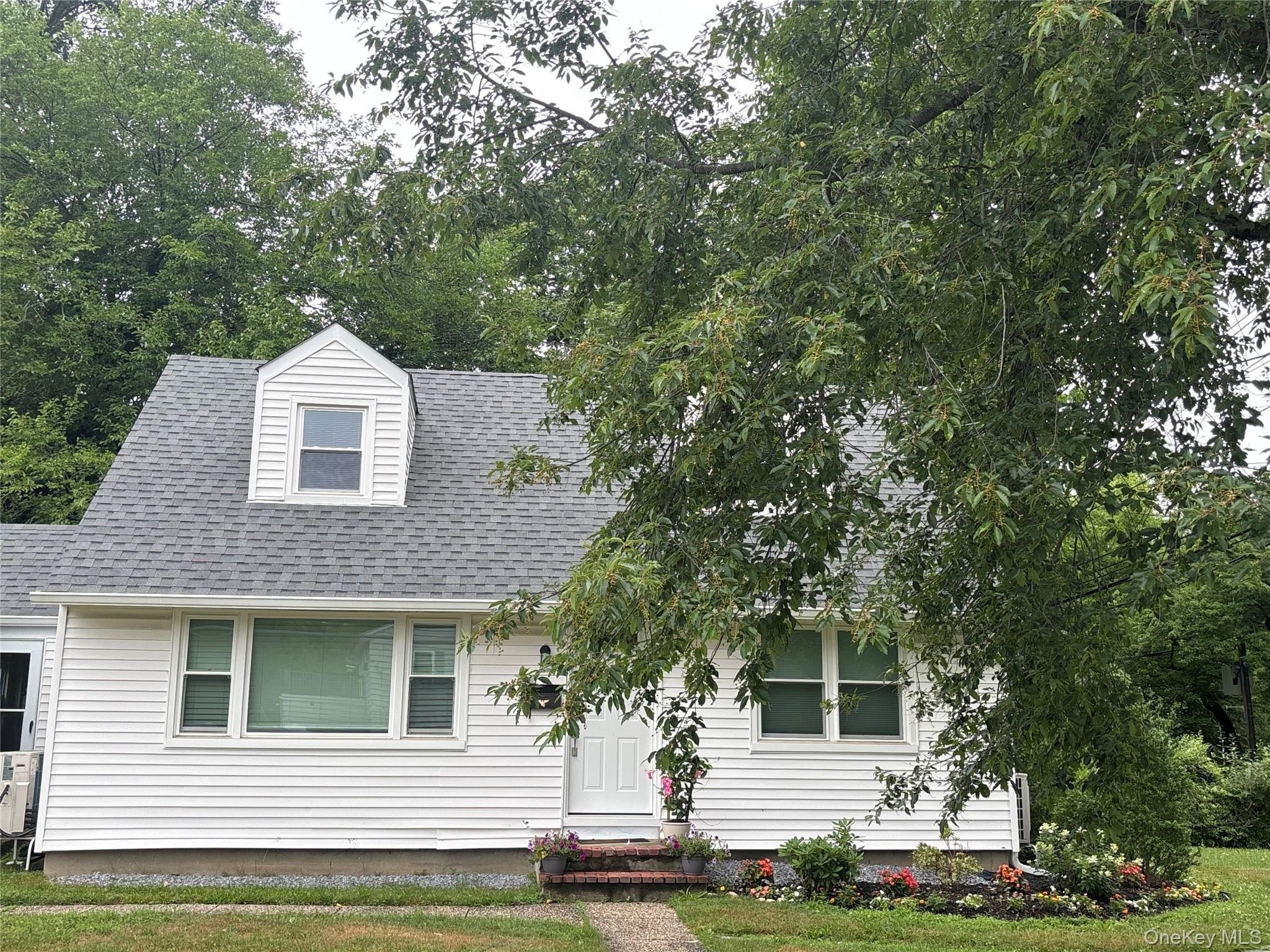 206 Dickinson Ave – photo 1