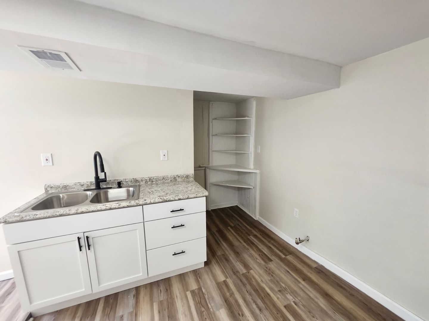819 Frank St – photo 4