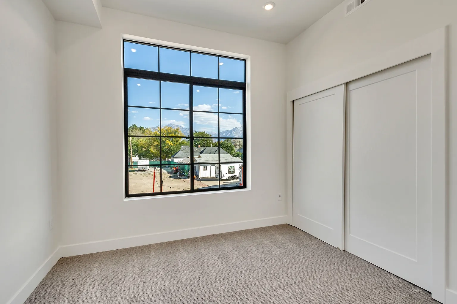 Corner & 6th – Floor plan