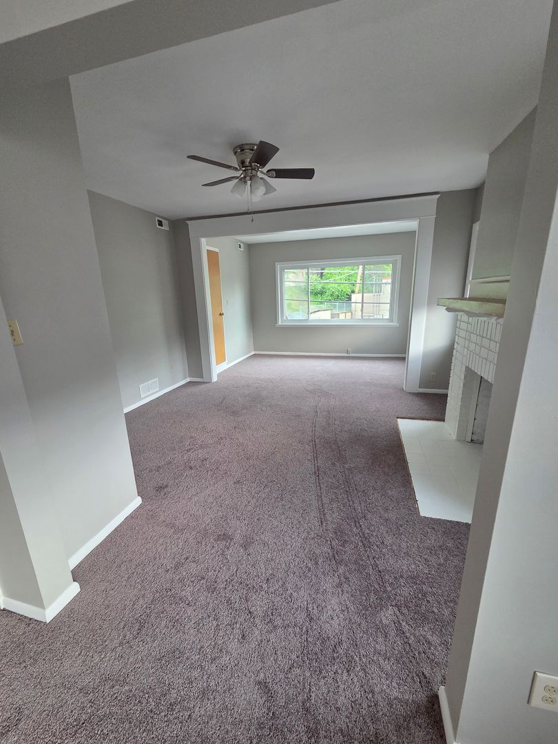 5736 Hobart St – photo 4