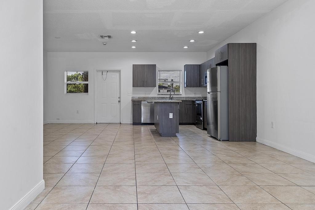 105 2nd St #1 – photo 4