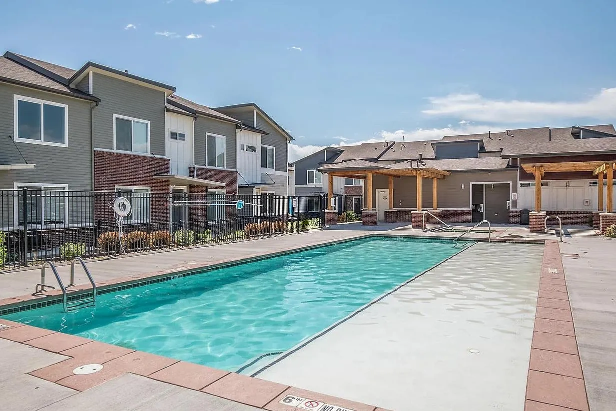 Willow Point Townhomes – photo 2