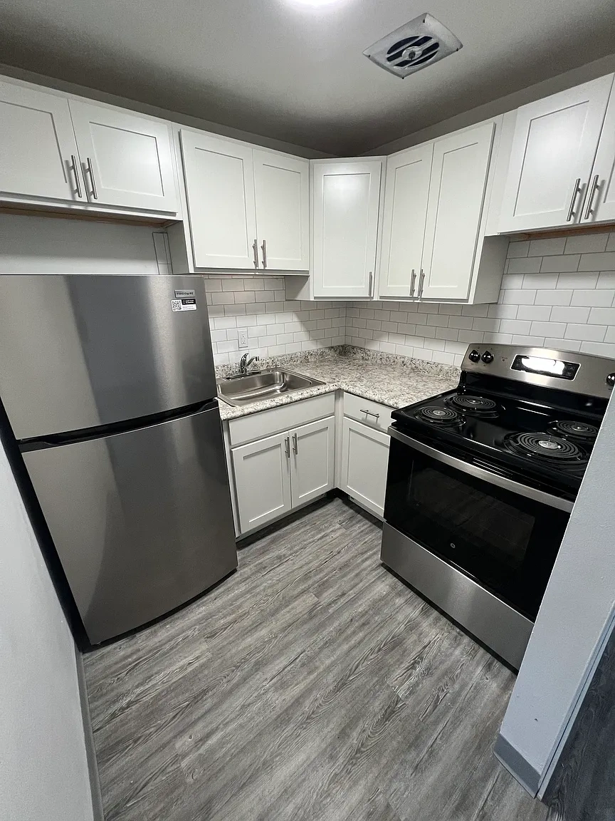 114 South – photo 2