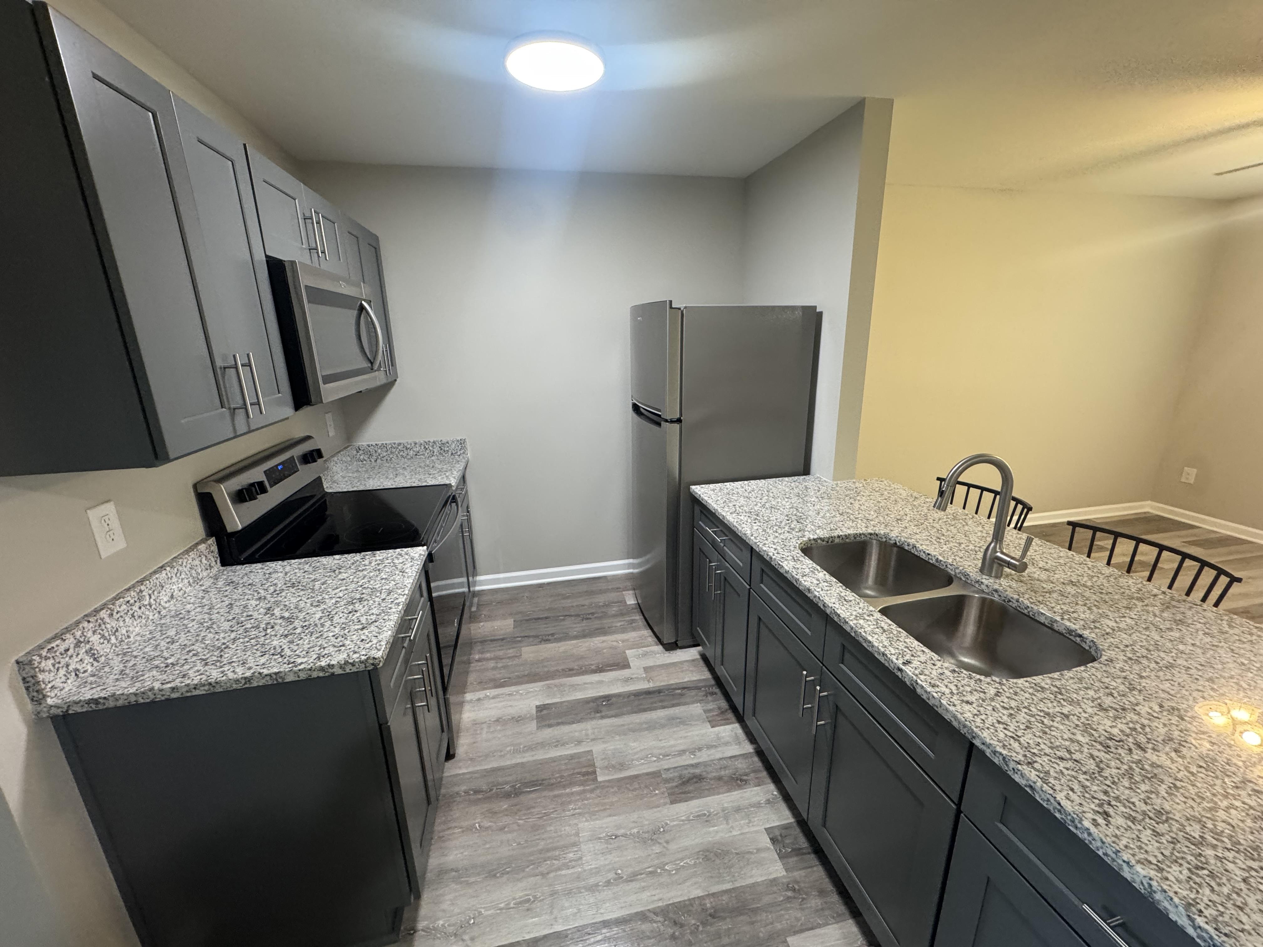 121 Jefferson Ave W unit 4 – photo 2