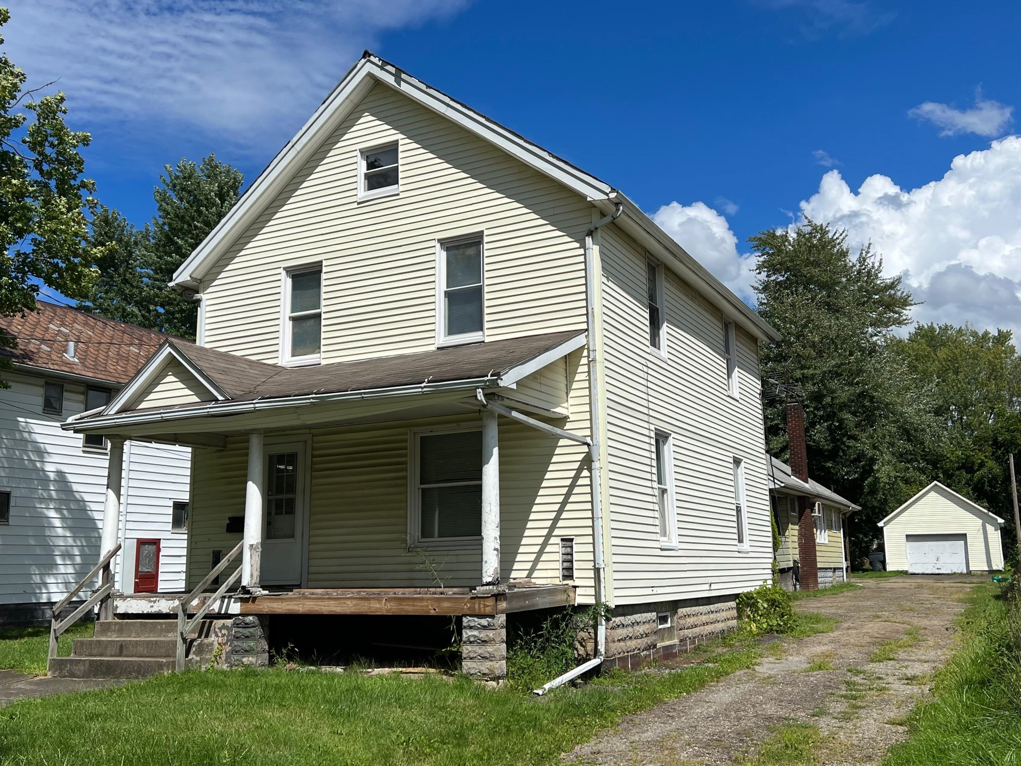 341 Charles Ave SE – photo 1