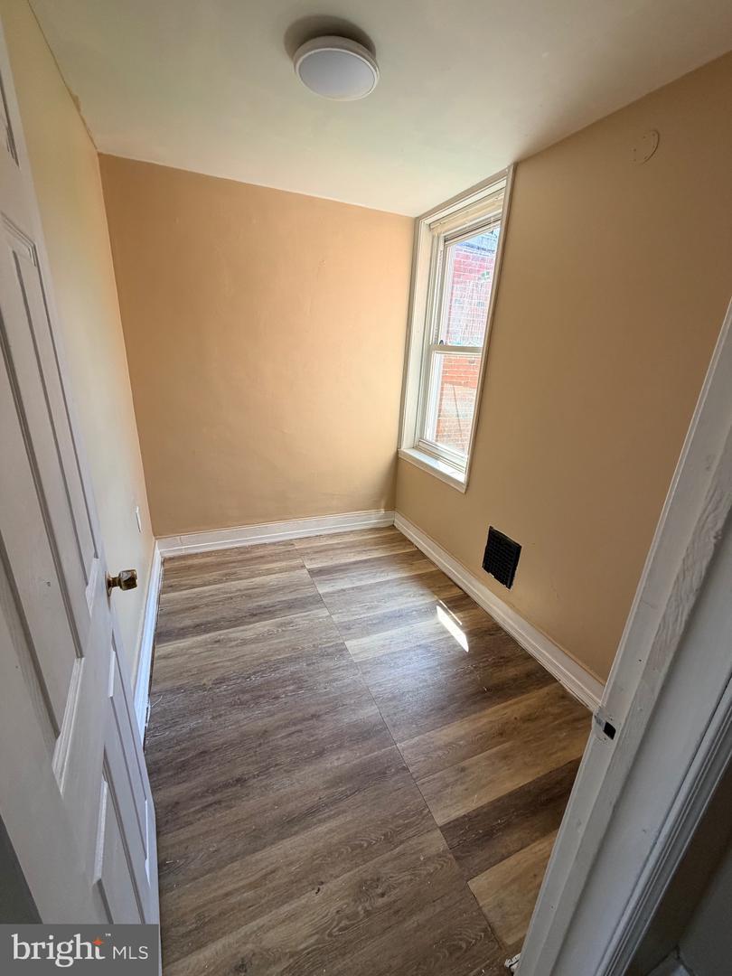 2164 Conlyn St – photo 5