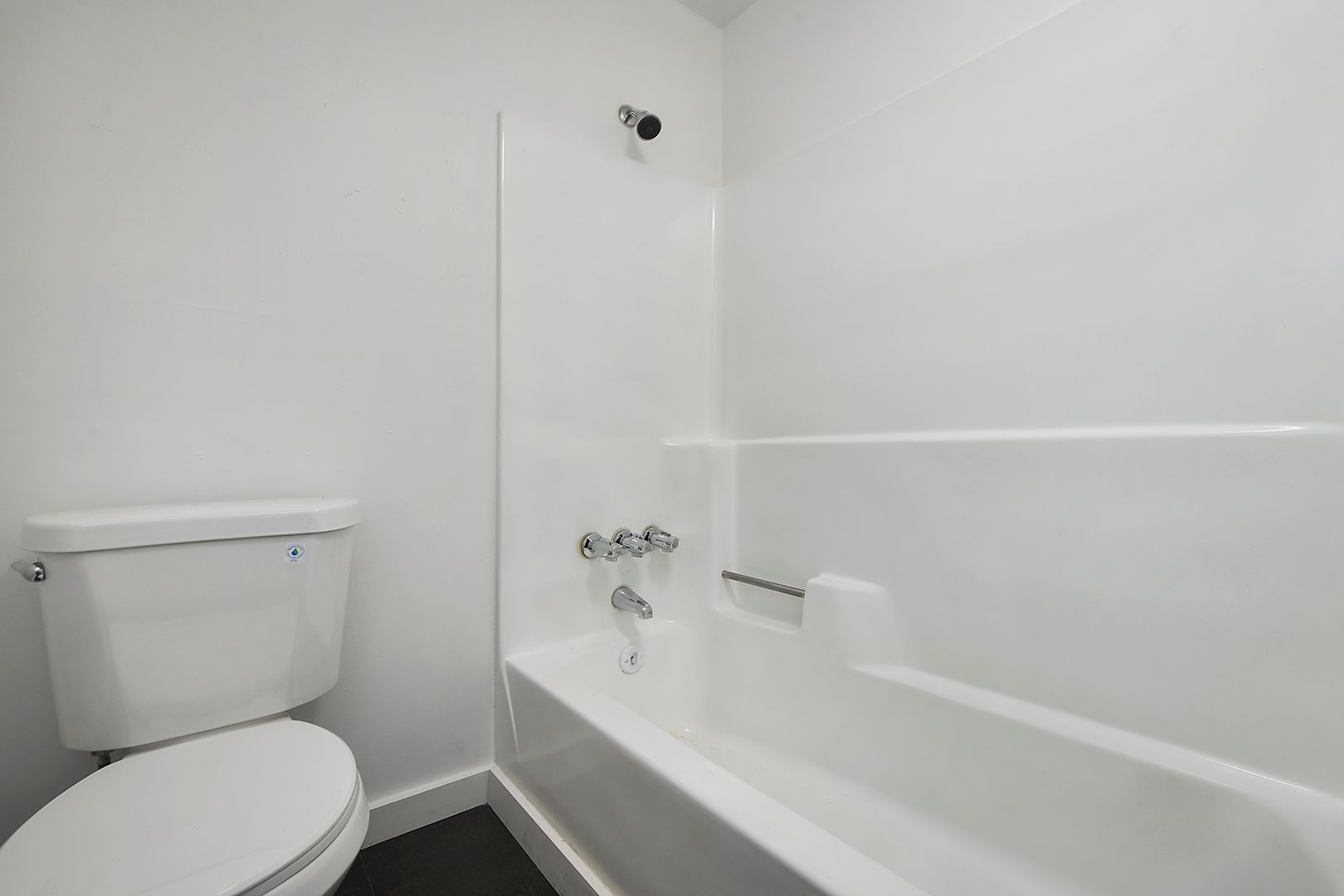 420 Broadway Ave unit 420 Broadway Unit 5 – photo 2