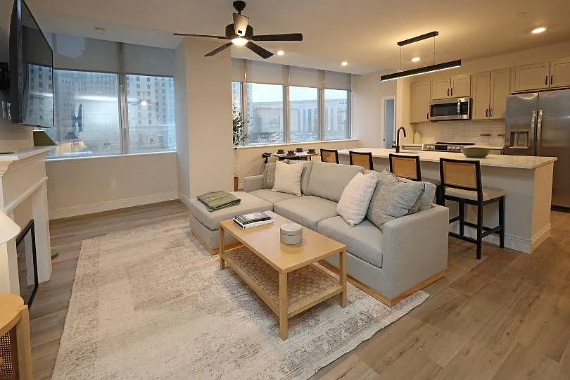 Residences at 55 – photo 2
