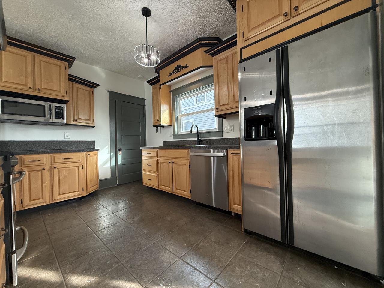 547 Rhea Ave – photo 3