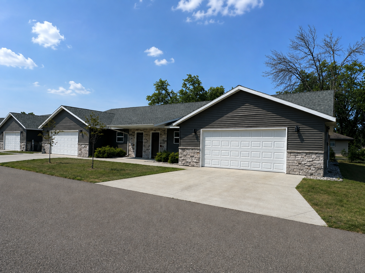 2485 Chestnut Dr – photo 2