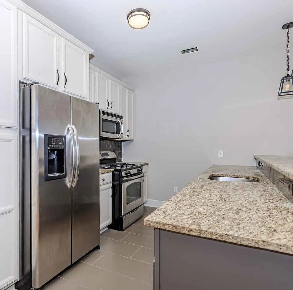 Glen Eyre Apartments – photo 1