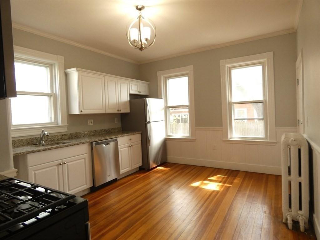 77 St Andrew Rd unit 2 – photo 2