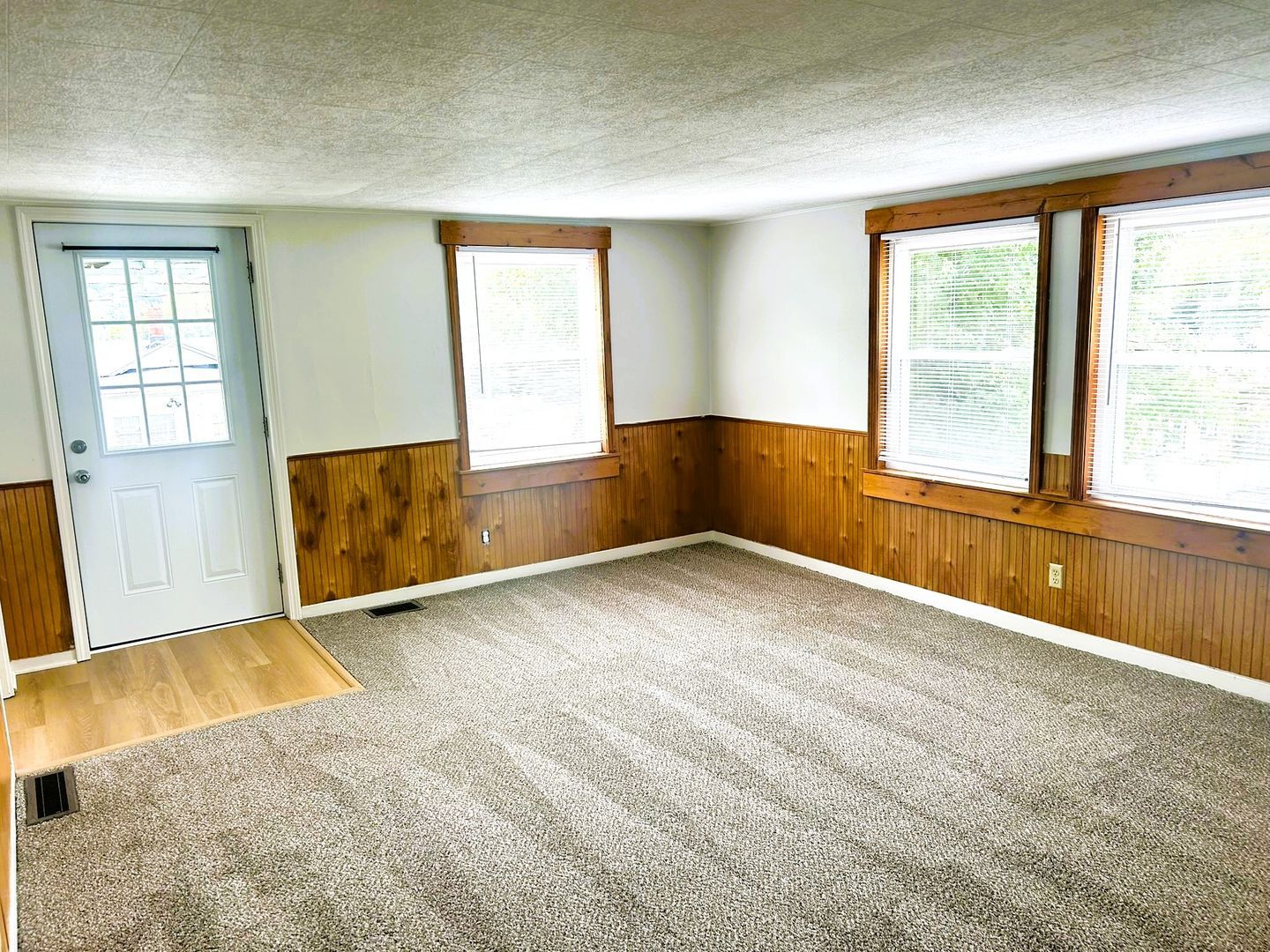 110 Capitol Blvd unit Upstairs – photo 1