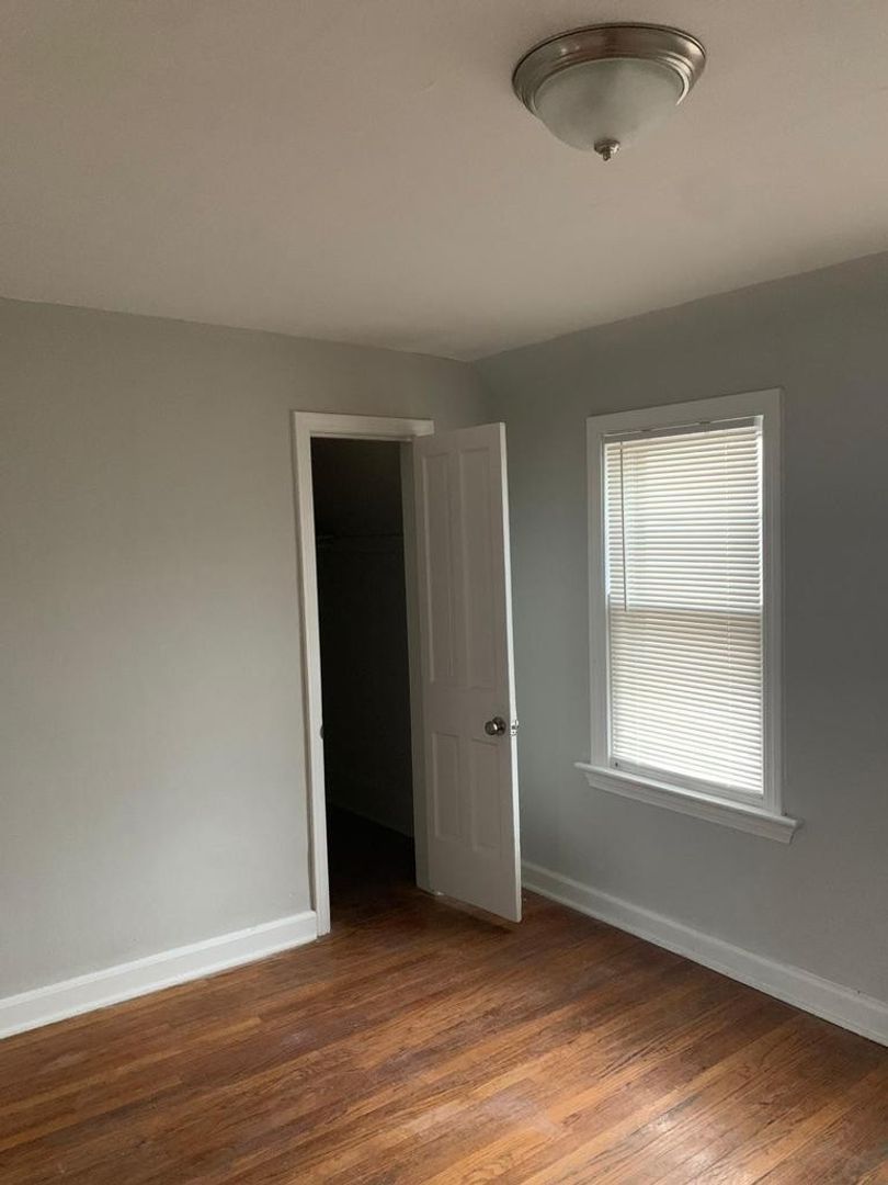 1483 E 120th St unit Up – photo 5