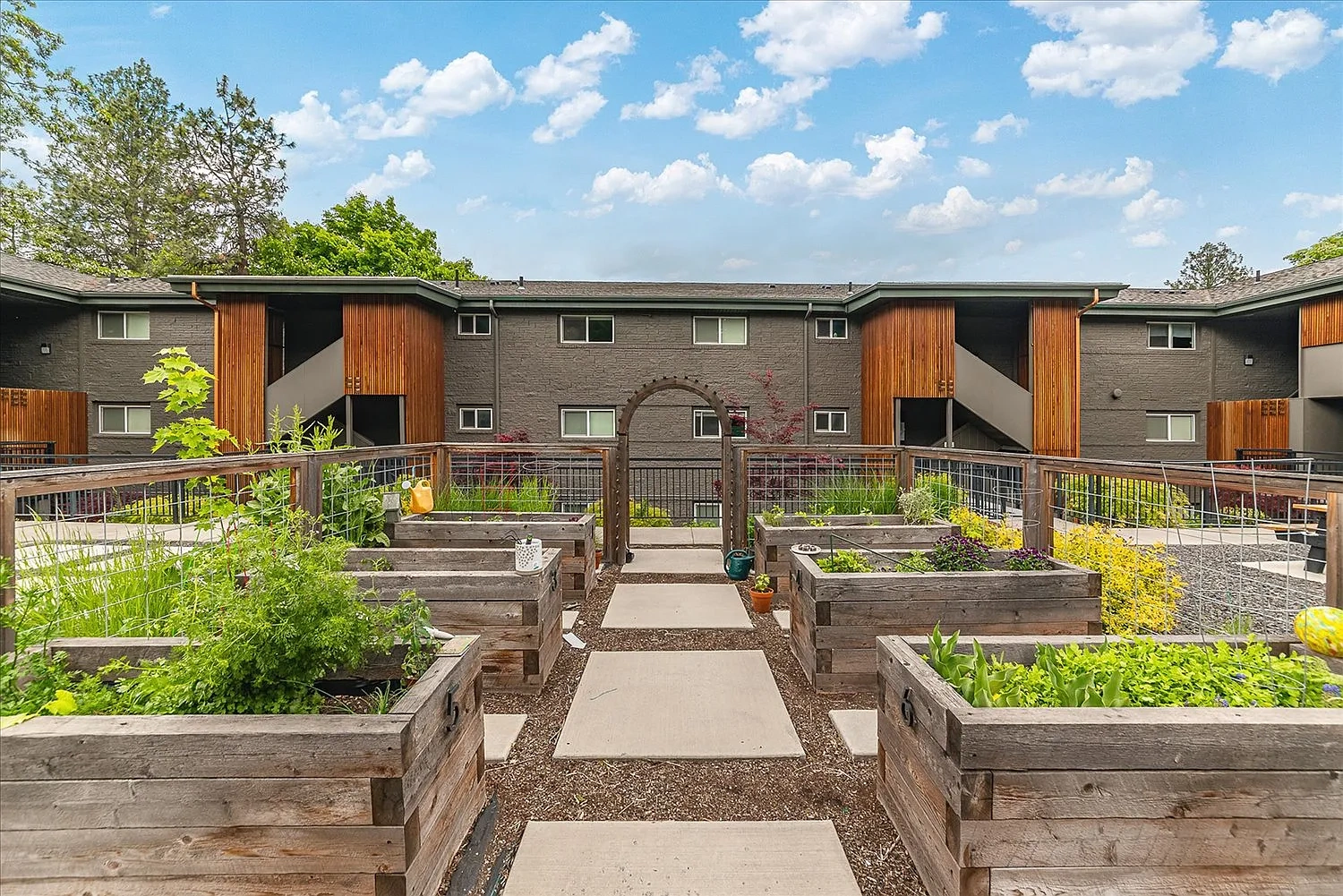 Greenview Manor Apartments – photo 2