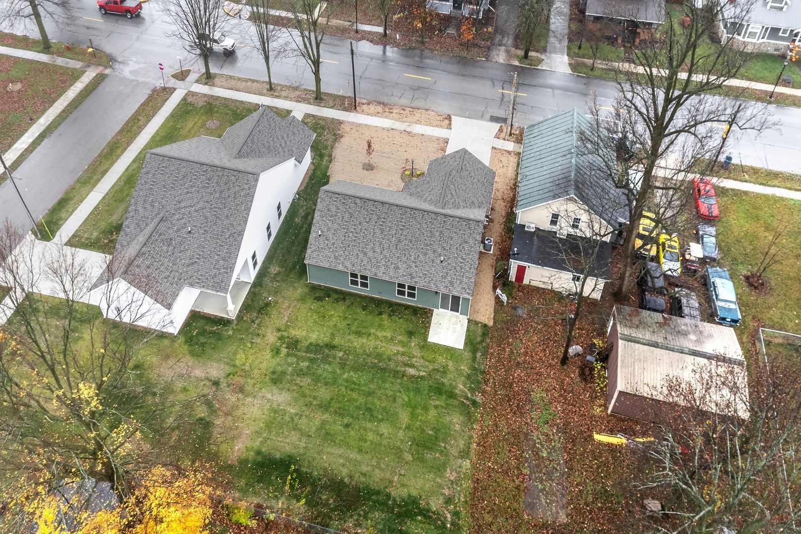 305 Toledo St – photo 3