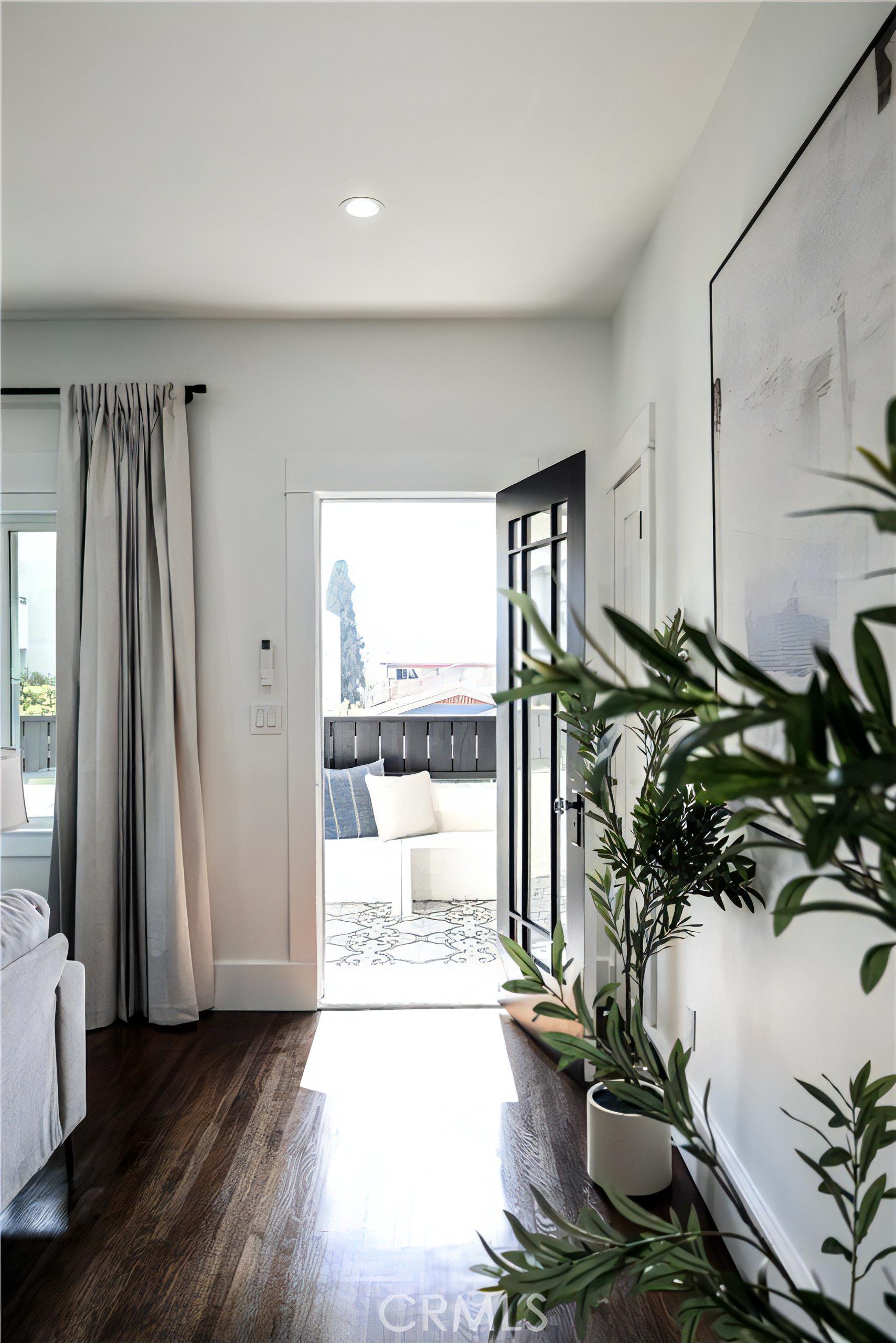 1037 Gladys Ave unit 1033 – photo 4