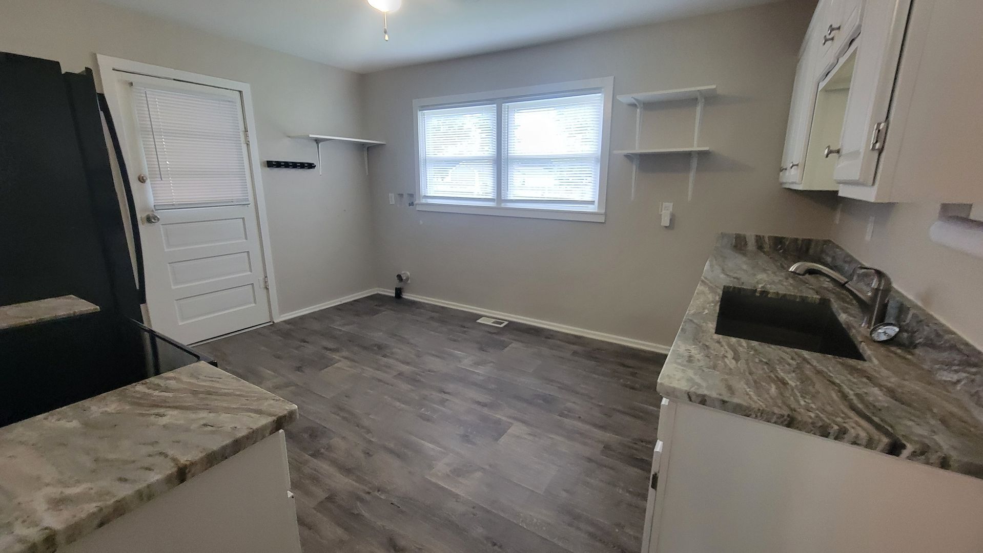 10210 Browns Ct – photo 5