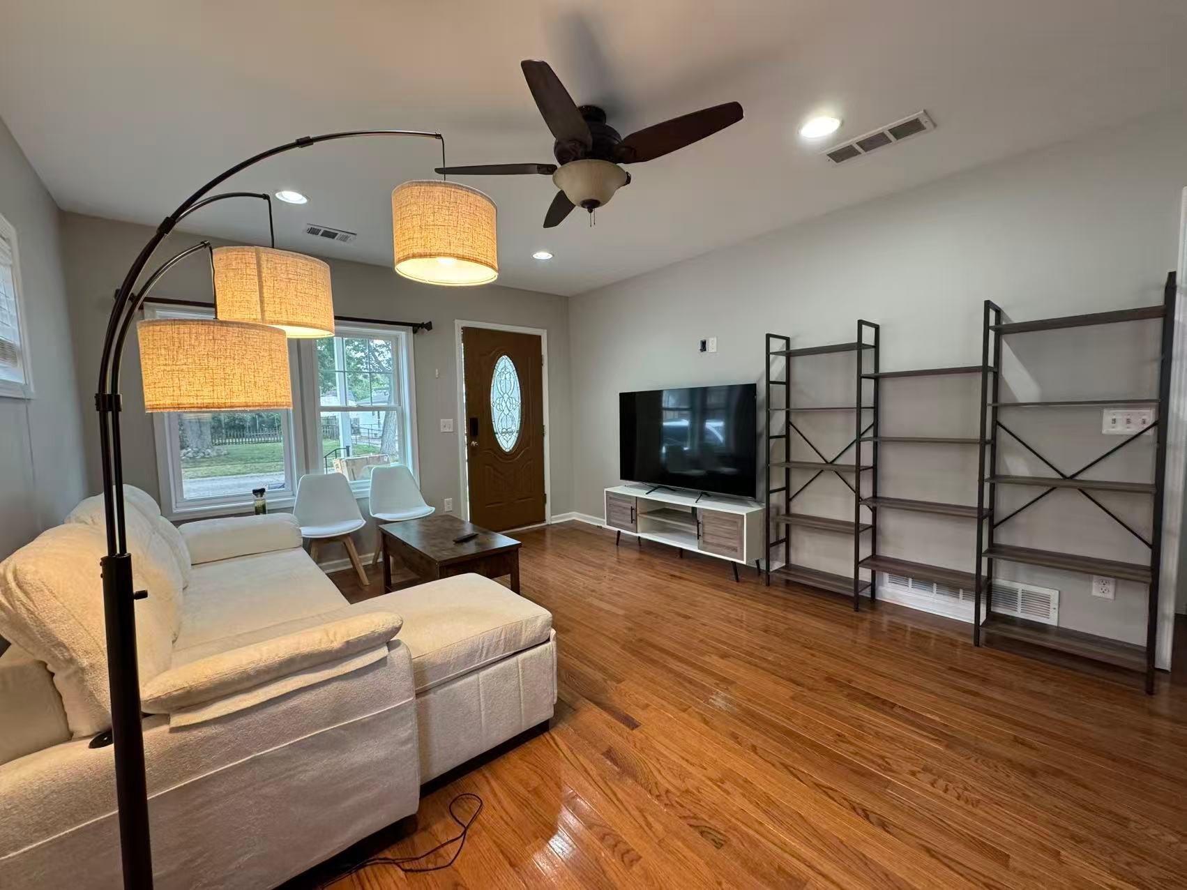 23448 Hoover Ave – photo 2