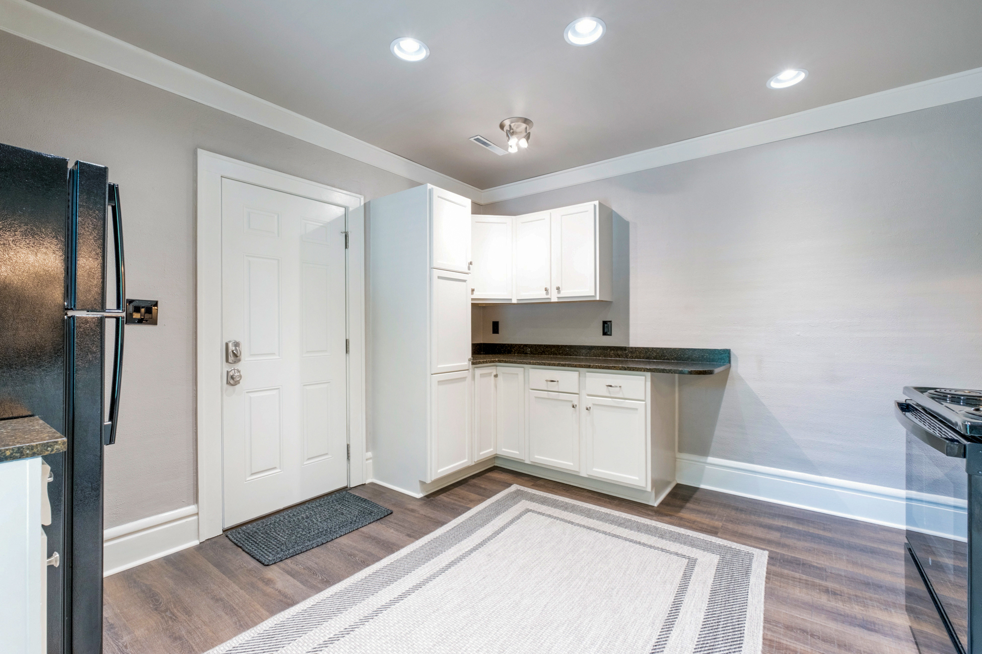 2 E Main St unit Upstairs Duplex – photo 5