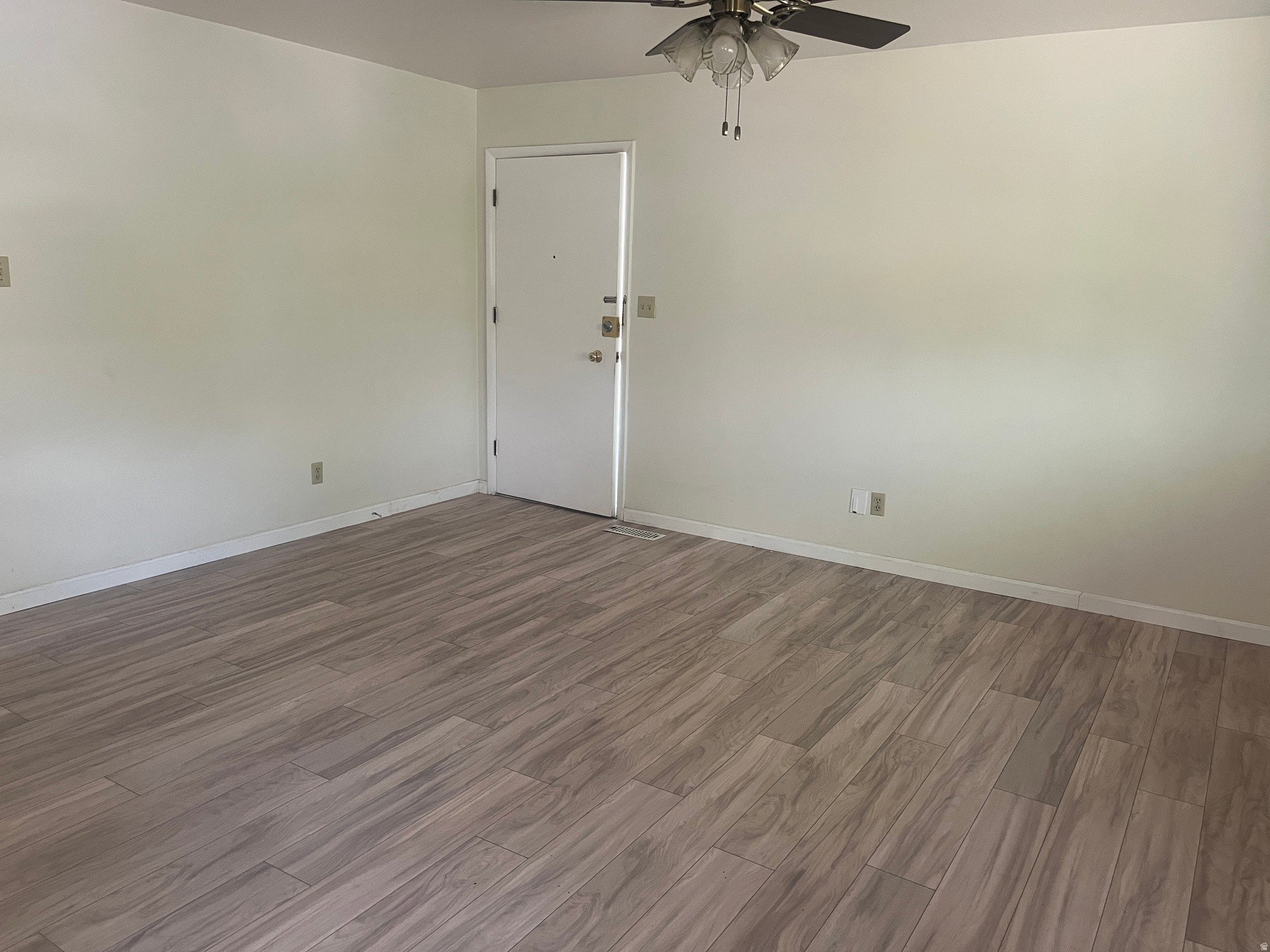 327 D St E – photo 3