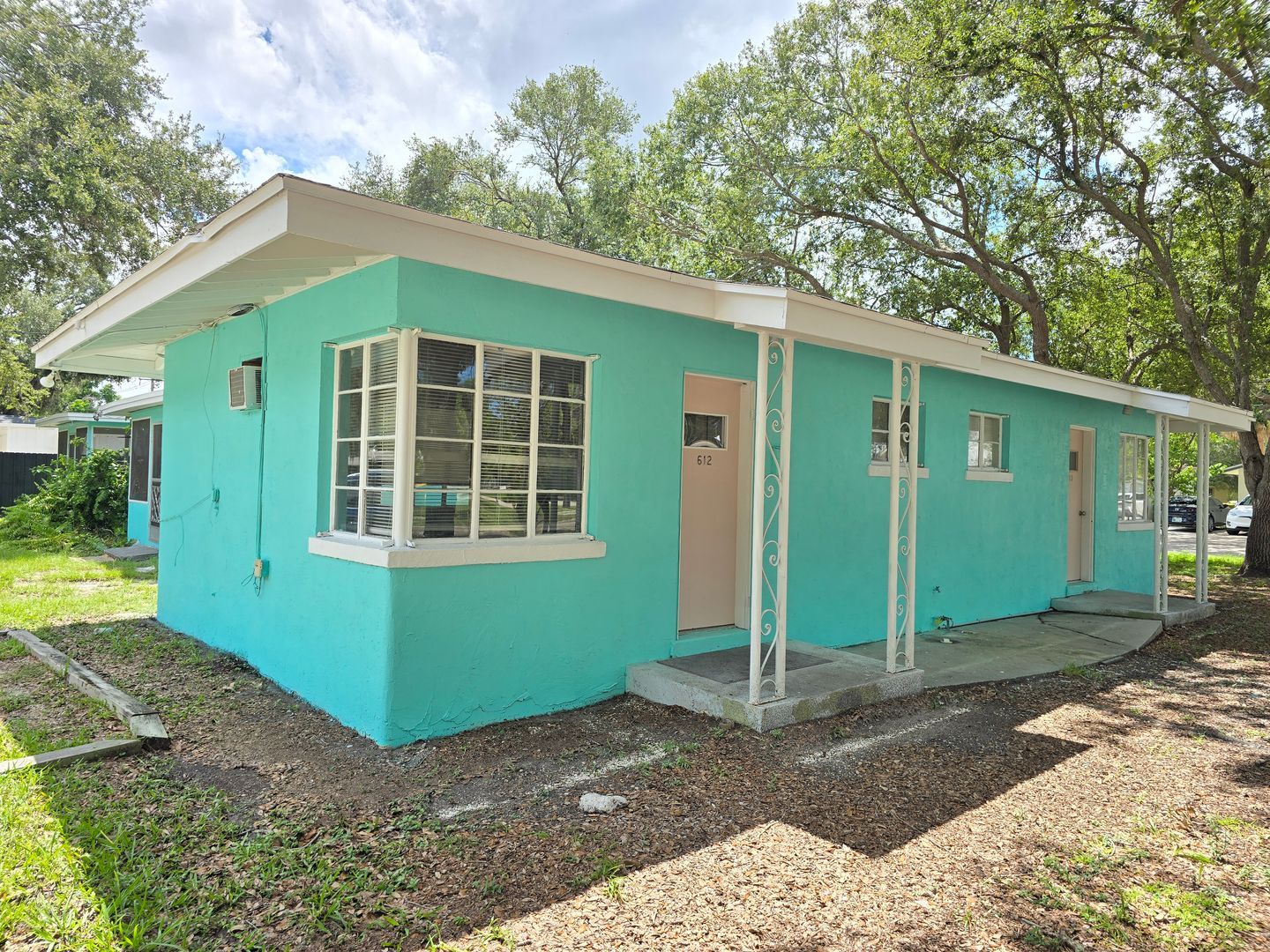 612 East Ave – photo 1