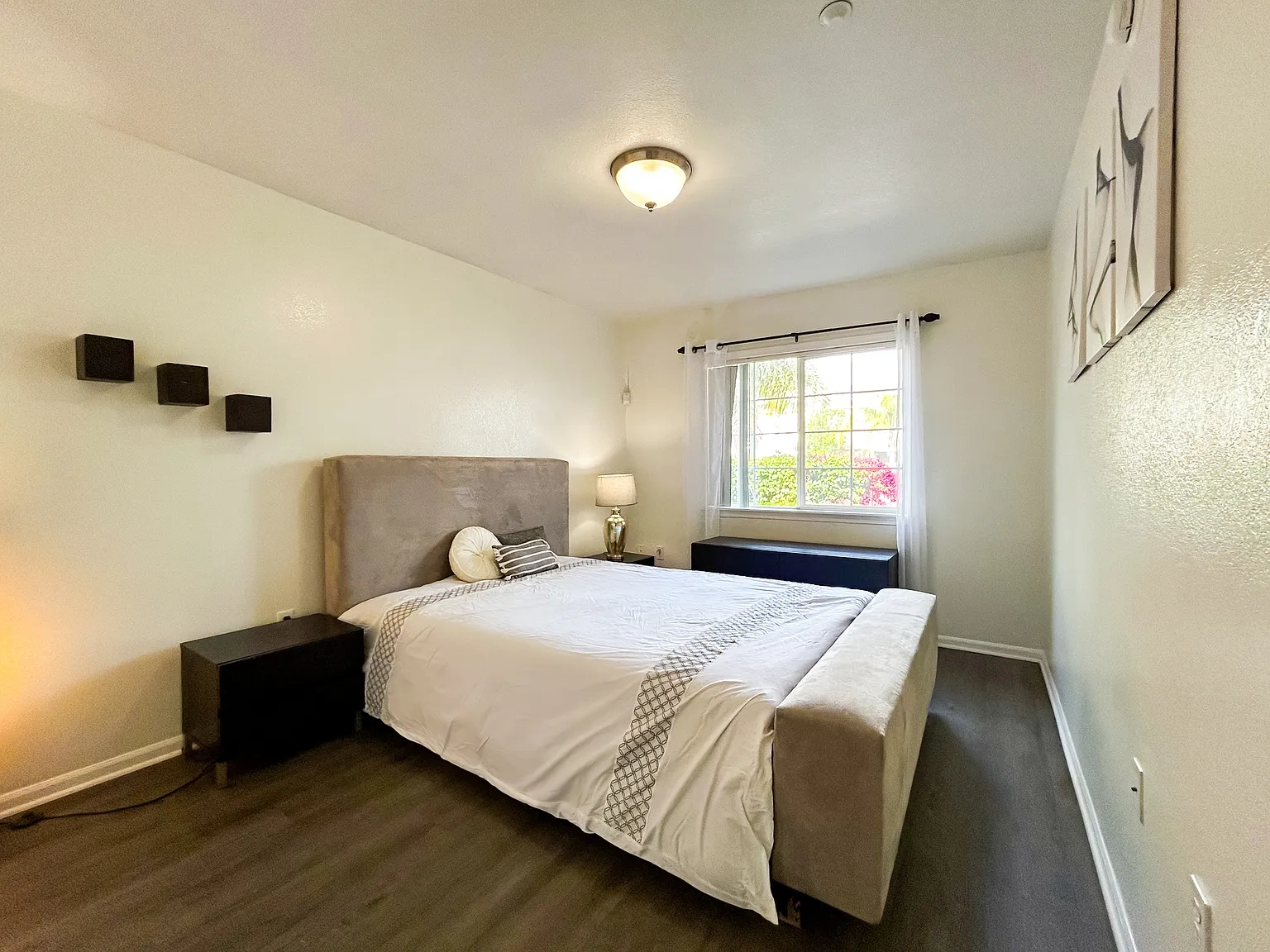 La Pacifica Apartments – photo 1