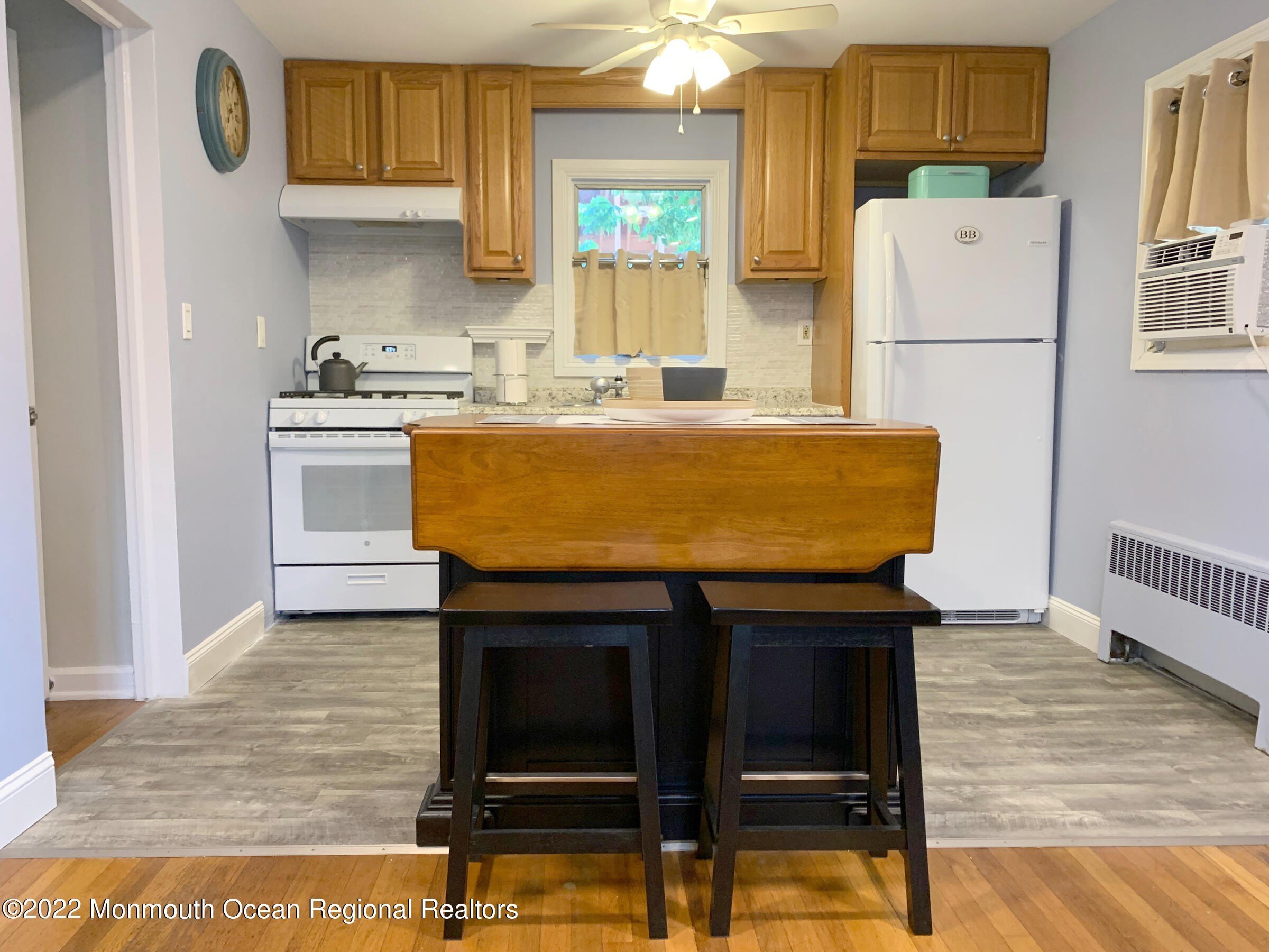515 Monmouth Ave #REAR – photo 4