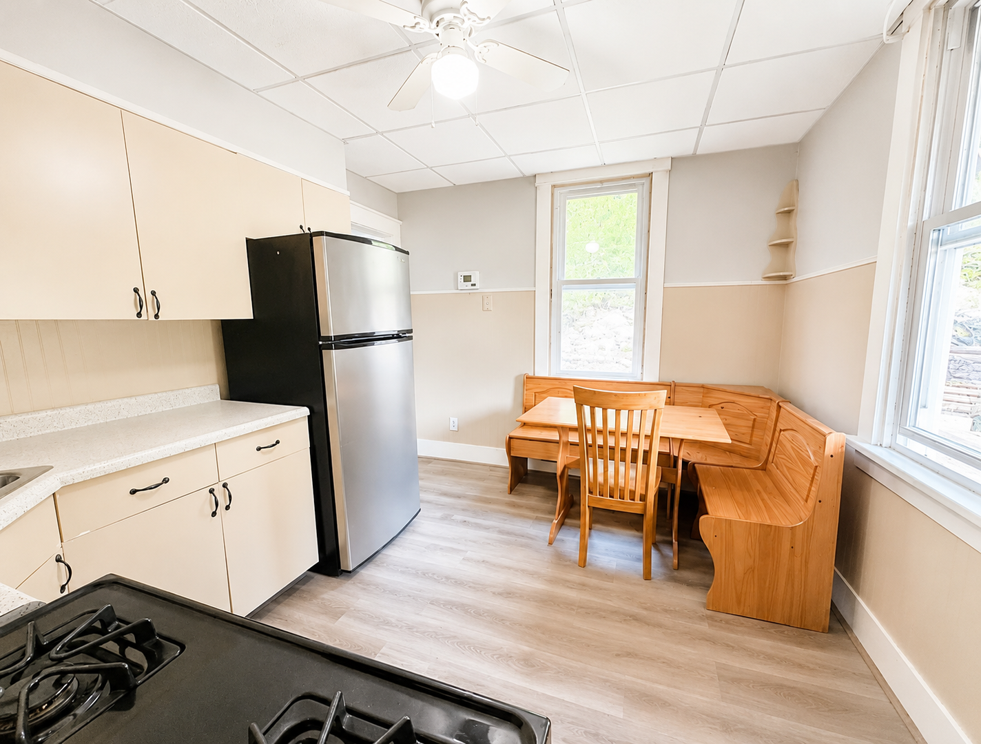 653 5th St – photo 3