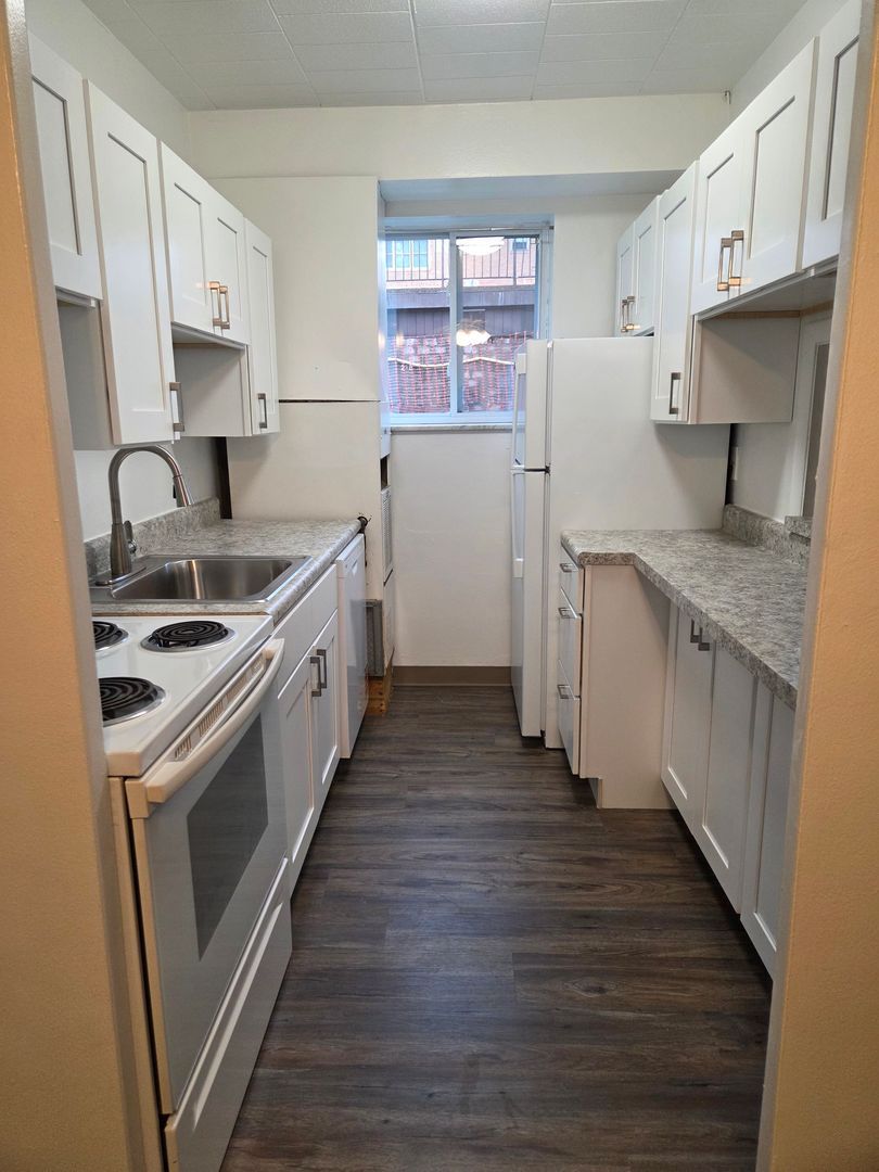 72-76 S Fremont Ave – photo 1
