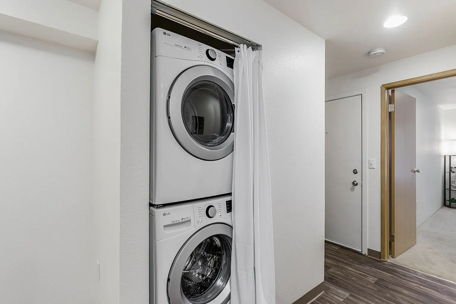 Kenmore Village Apartments – photo 1