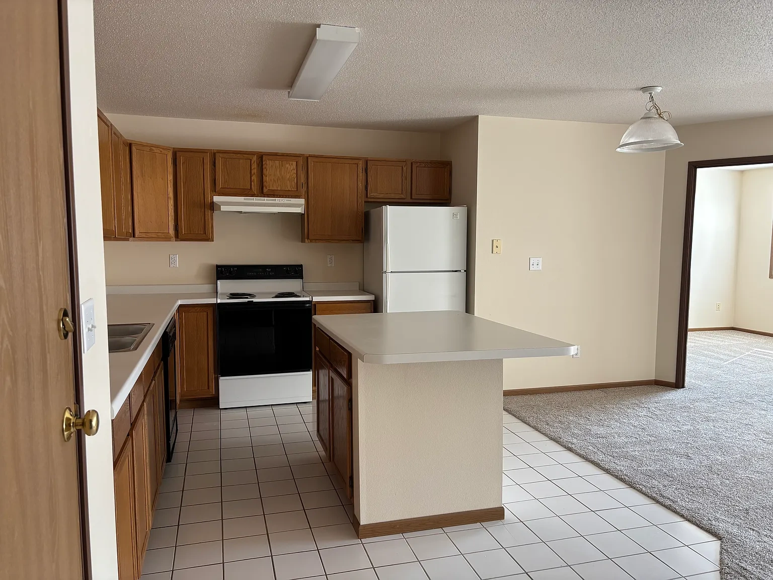 SunWest II Apartments – photo 2