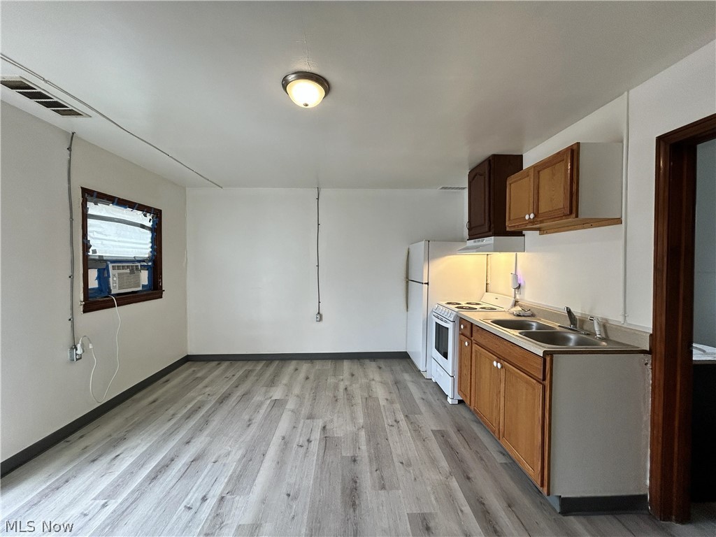 1120 Main St unit #6 – photo 2