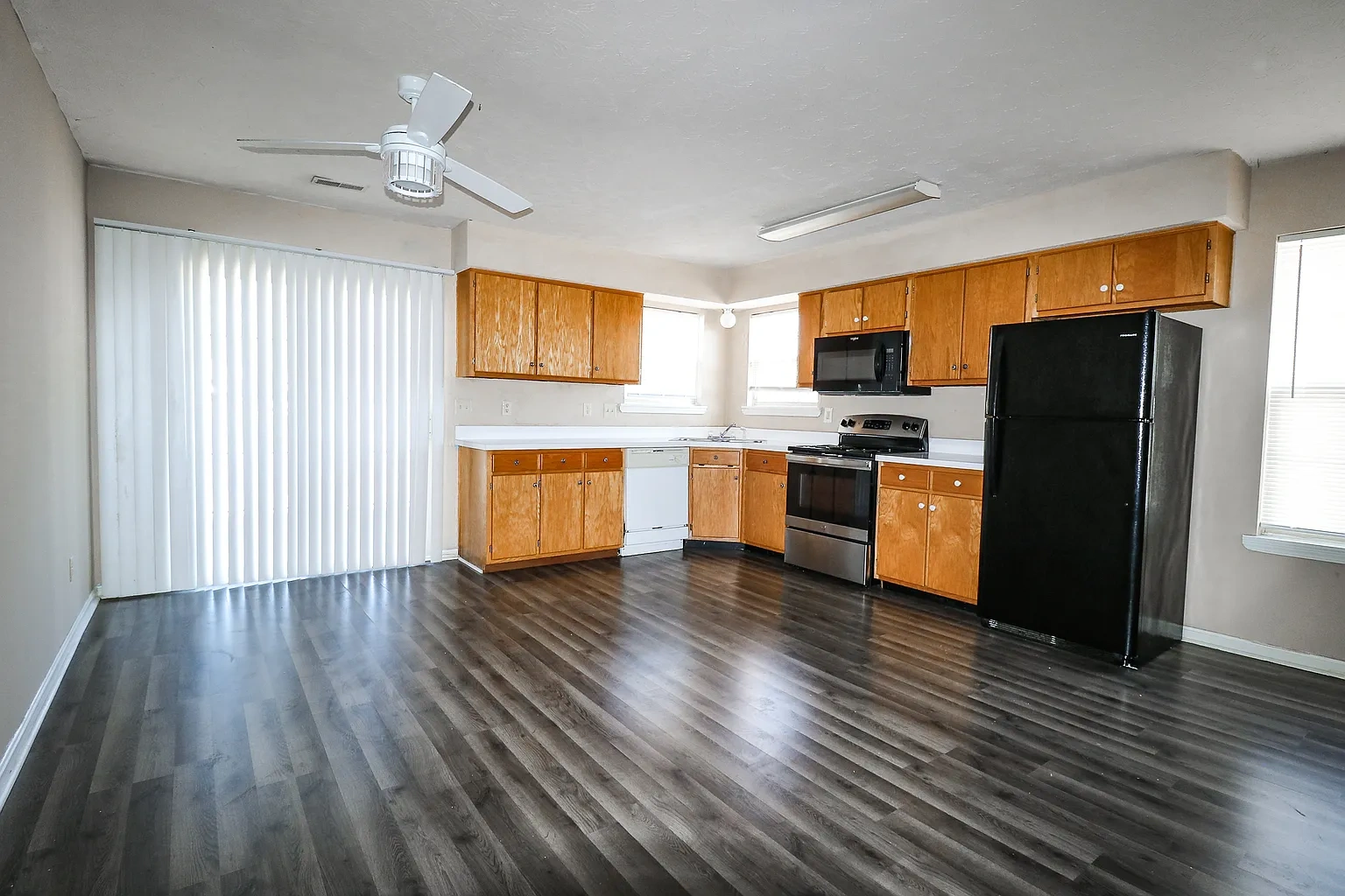 Ashley Square Duplexes – photo 2