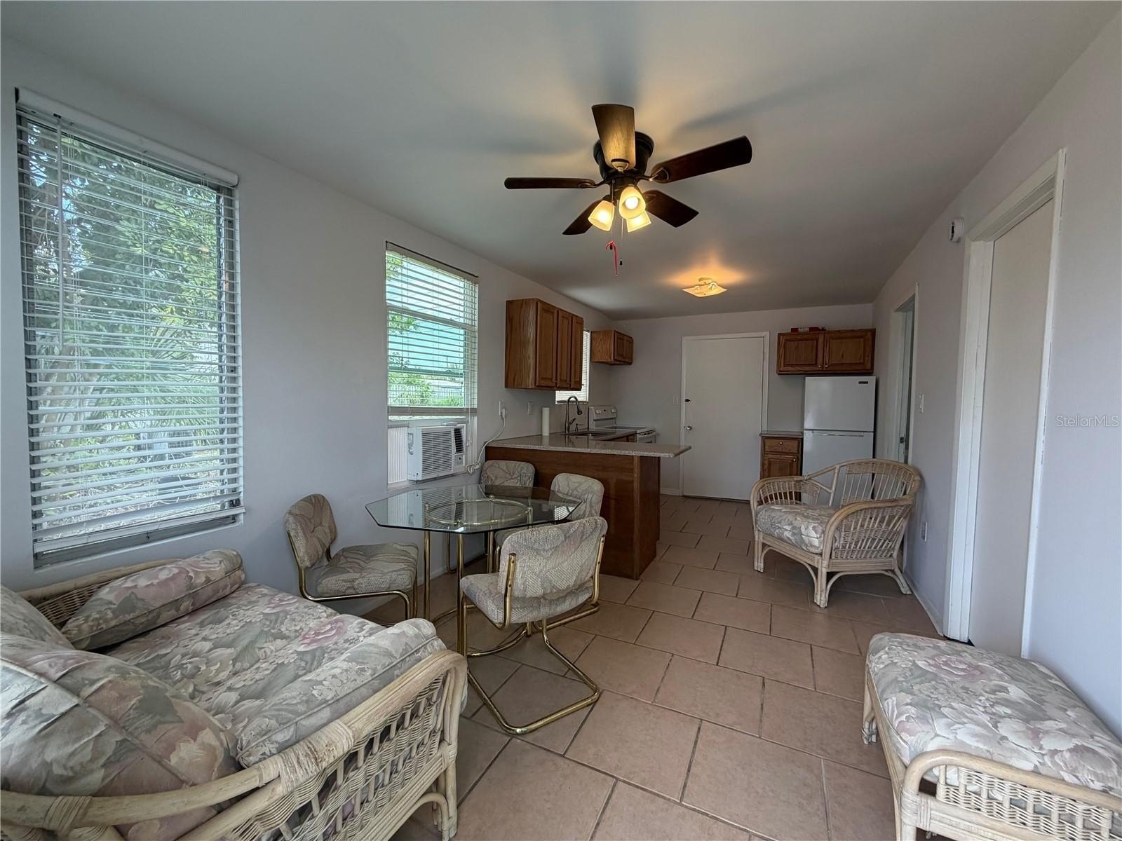 8513 Herbison Ave – photo 2