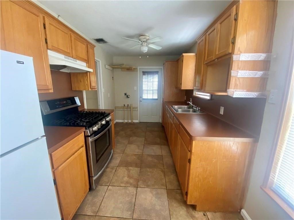 233 Eastgate Dr – photo 3