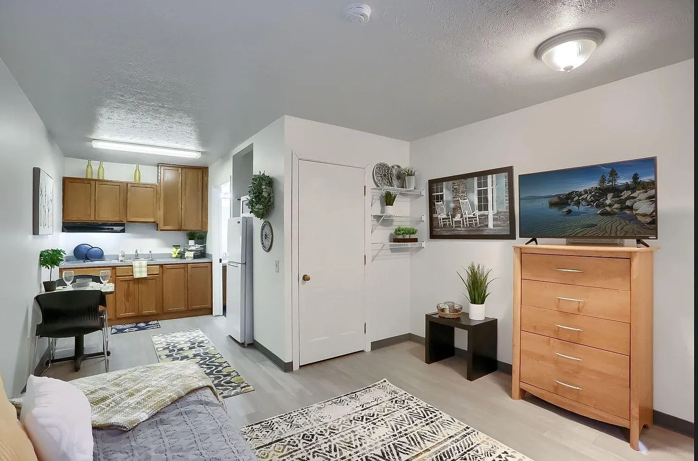 Stoneworth Apartments LLC. – photo 3