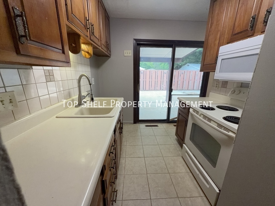 502 Hart Ave – photo 3