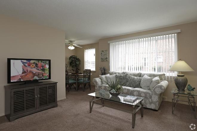 4340 Northfield Rd – photo 5