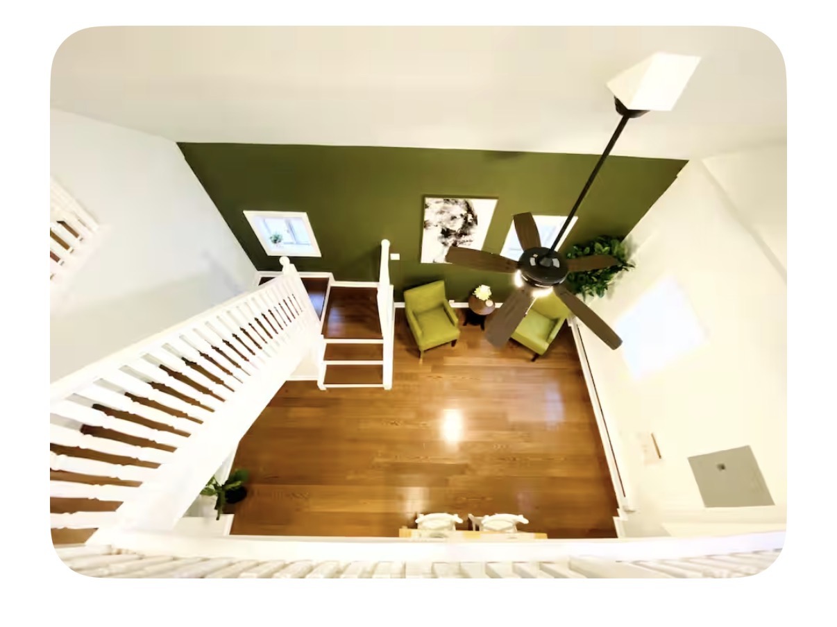 3 Leslie St – photo 2