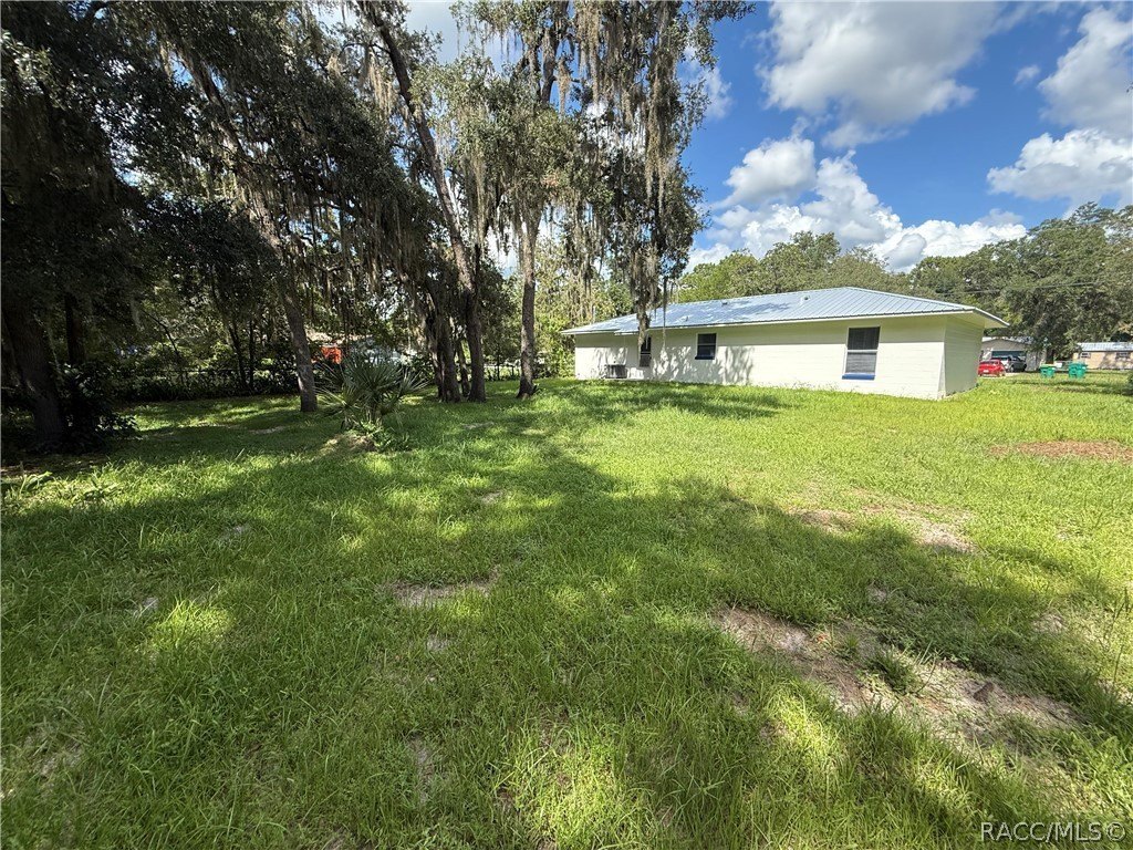 927 Russell Ave – photo 2