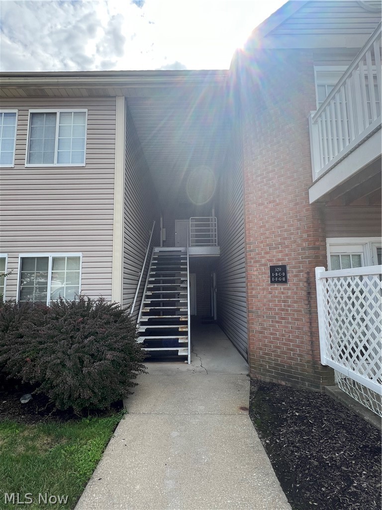 320 Village Pointe Dr unit 1 – photo 1