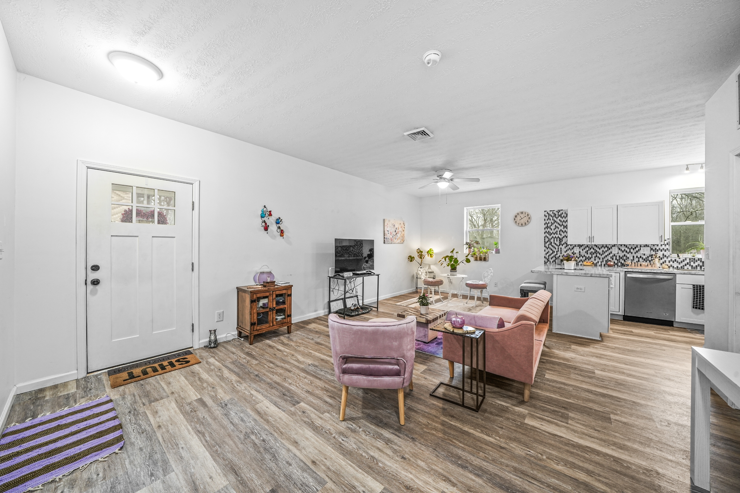 6199 Washington St – photo 3