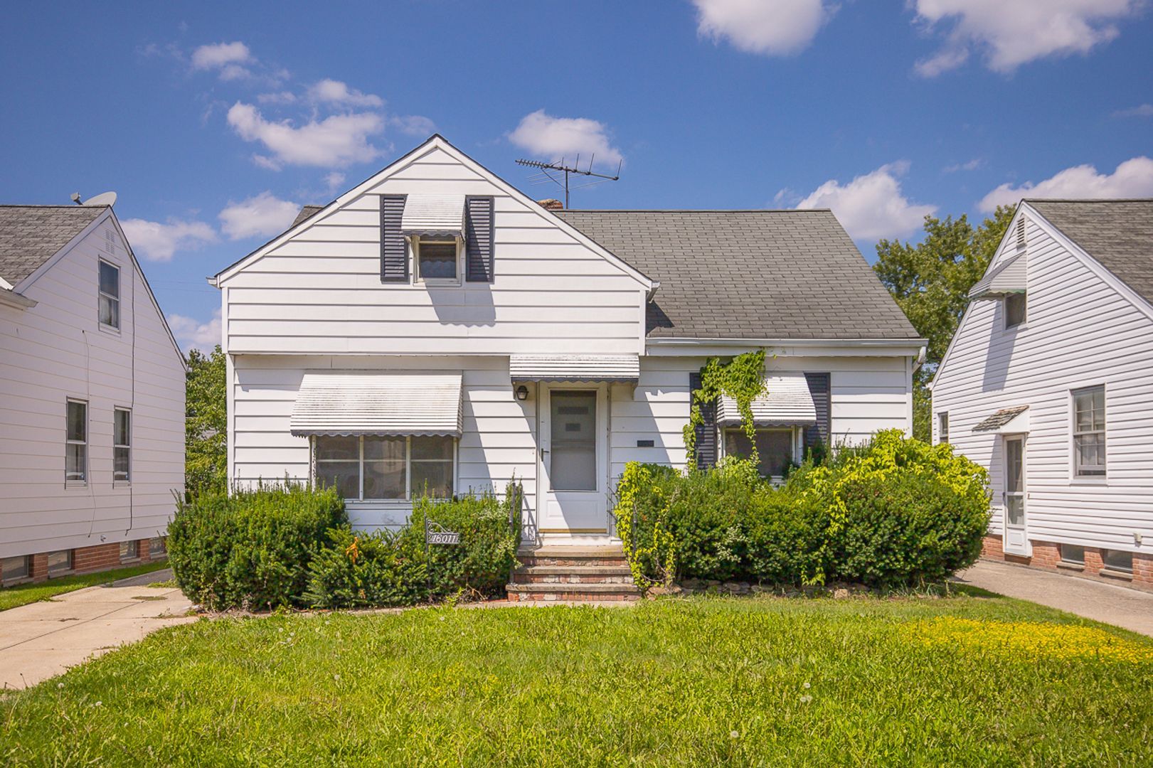 16011 Maplewood Ave – photo 3