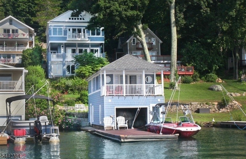 307 Lakeside Blvd – photo 3