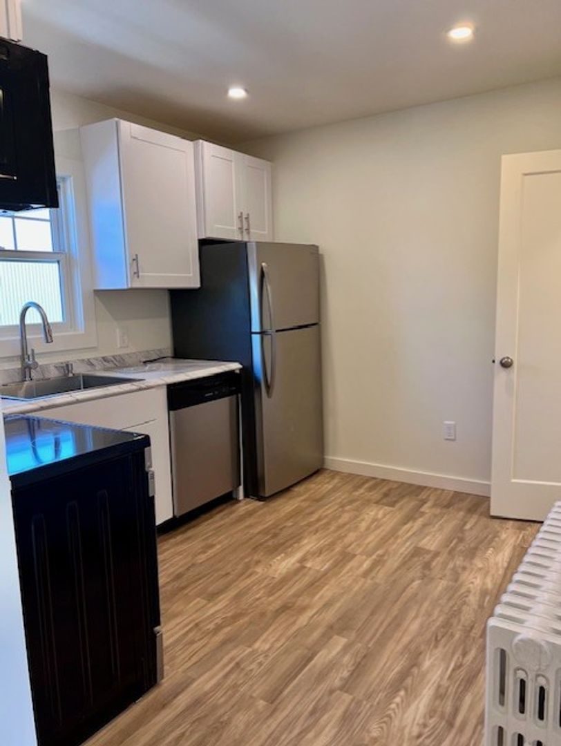 549 Albany Ave unit 549-3 Albany Ave – photo 4