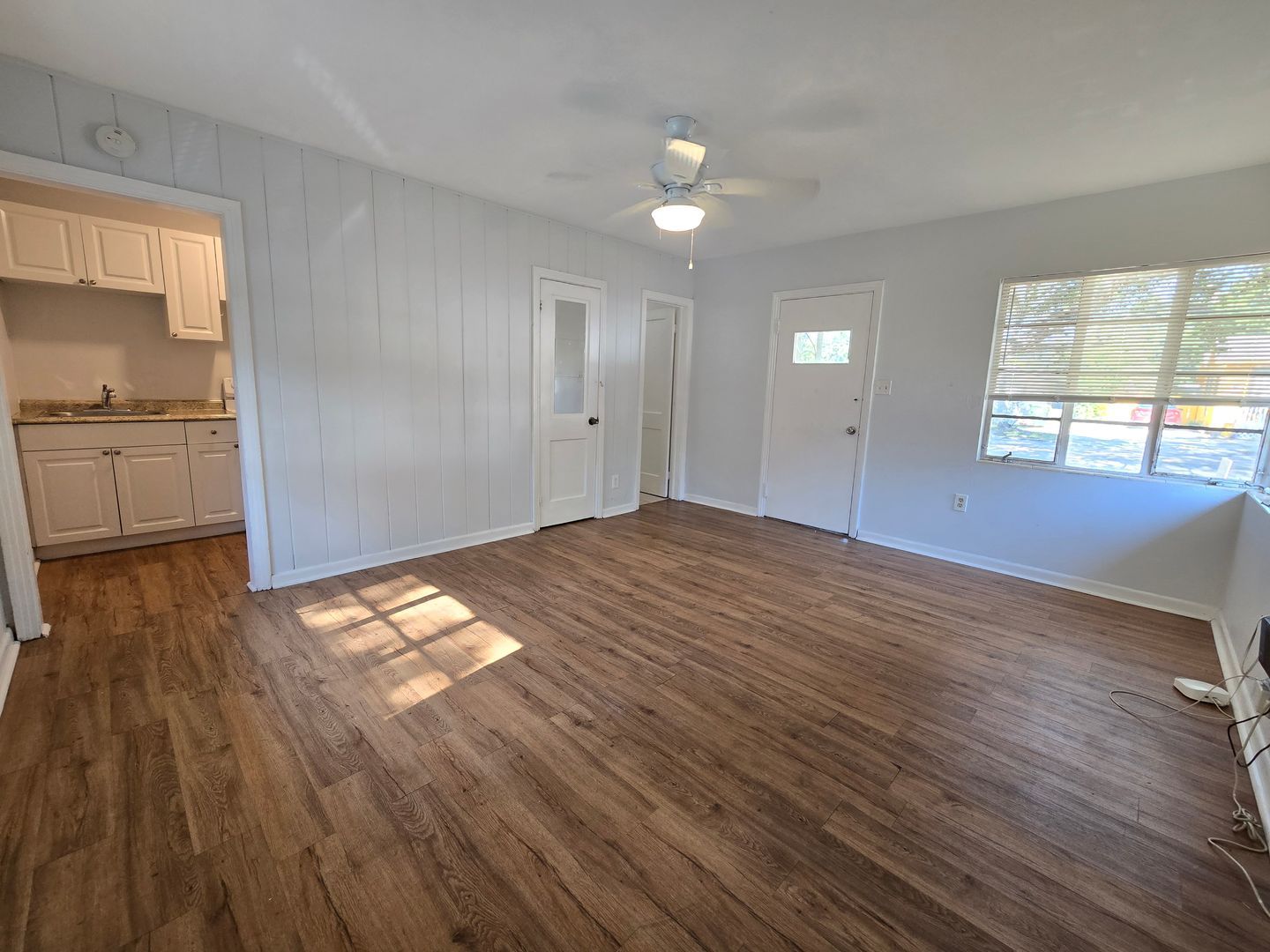 612 East Ave – photo 4